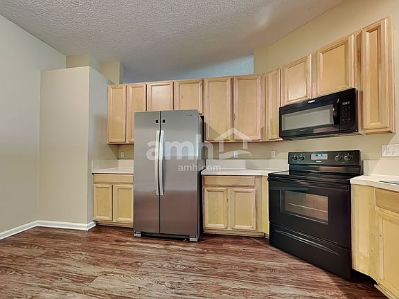 3rd image of 9426 Staplehurst Dr S