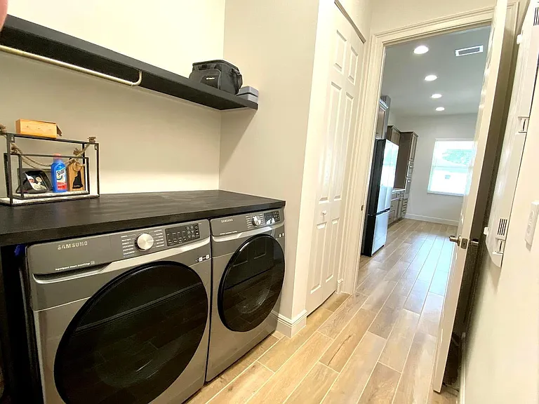 1719 SW Bradway Ln — Photo 30