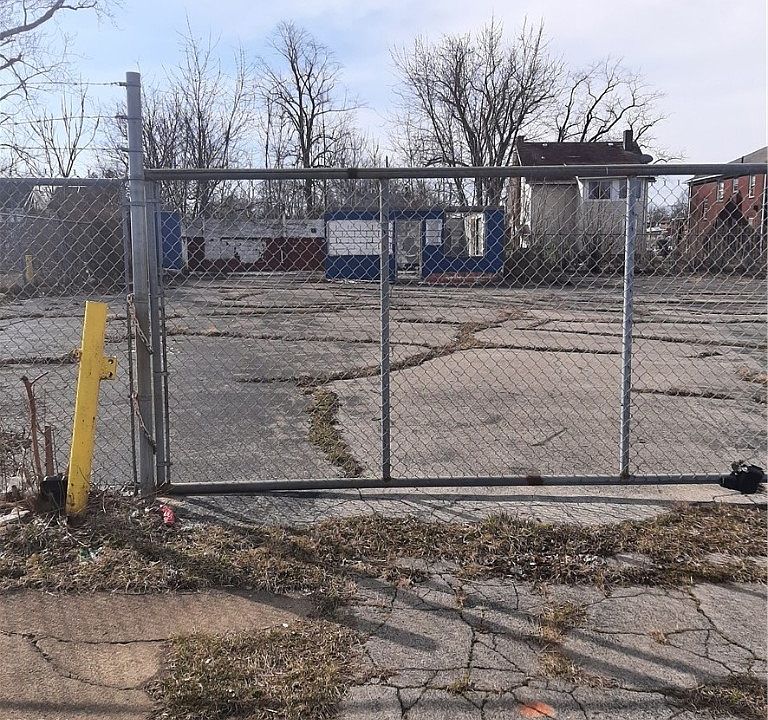1st image of 3205 Market St