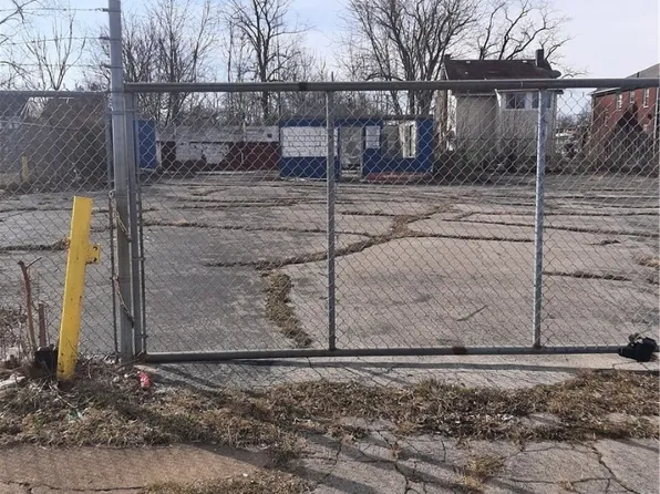 3205 Market St, Youngstown, OH 44507