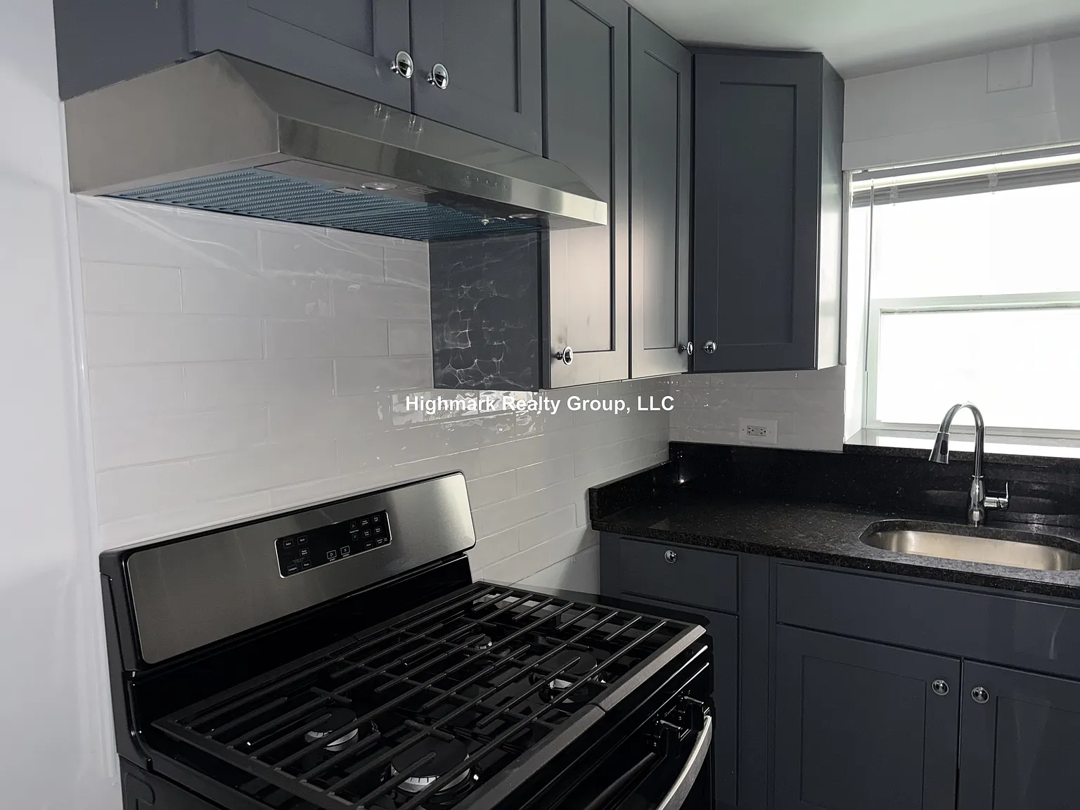 1 bed, 1.0 bath, $1,600 — Photo 1