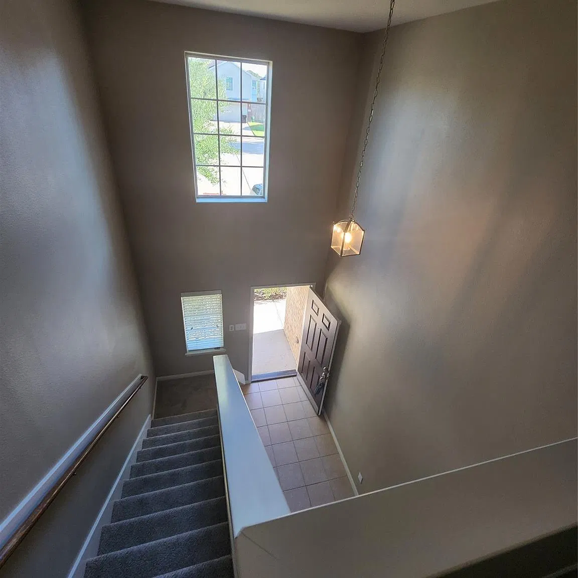 3 bed, 2.5 bath, 1758 sqft, $1,890 — Photo 4