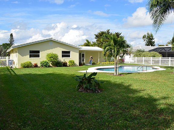 5th image of 4371 NW 106th Ave