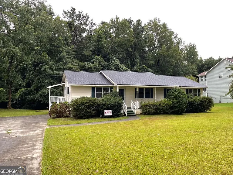 1031 Rock Springs Rd — Photo 3