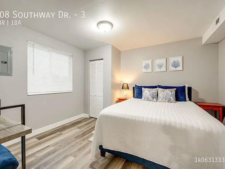 508 Southway Dr #3 — Photo 9