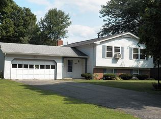 60 Quesada Dr, Rochester, NY 14612