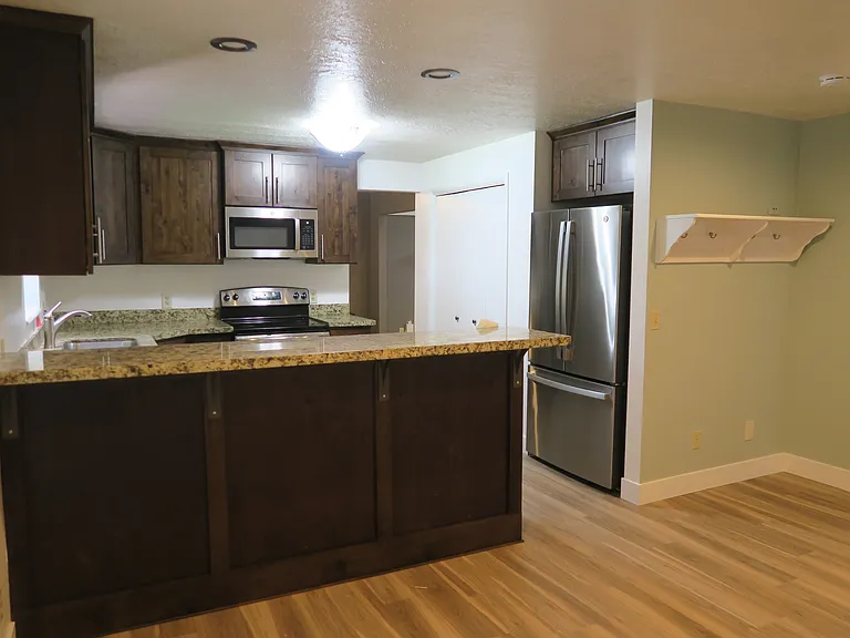 9494 S Pinedale Cir — Photo 4