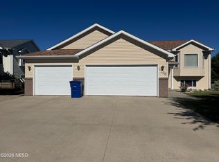 1706 Northridge Dr E, Watertown, SD 57201