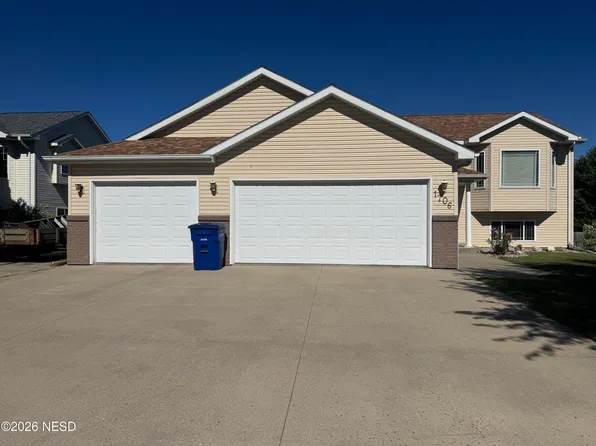 1706 Northridge Dr E, Watertown, SD 57201