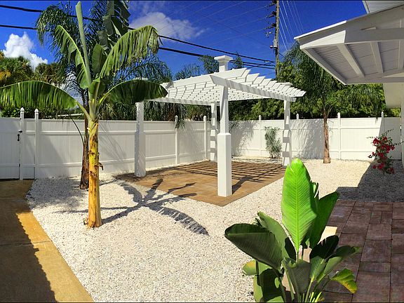 OUTDOOR ENTERTAINMENT AREA