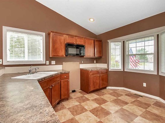 3rd image of 12304 E Ayesbury Cir