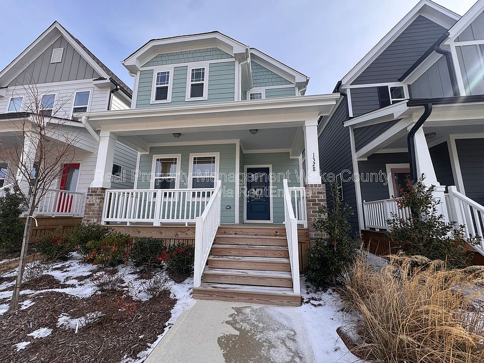 1st image of 1328 Barreto Dr