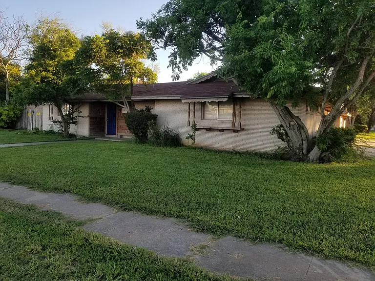 3303 S Staples St — Photo 9