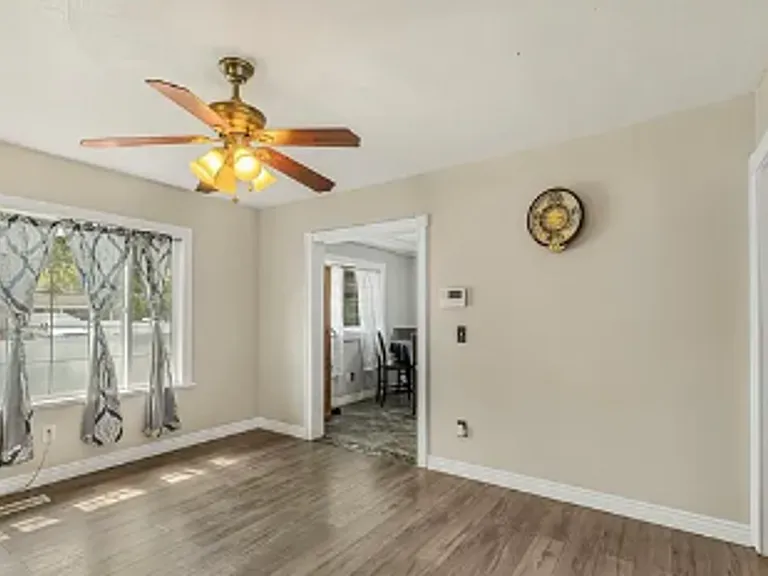521 N Shilling Ave — Photo 14