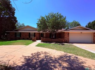 504 E 17th Ln, Portales, NM 88130