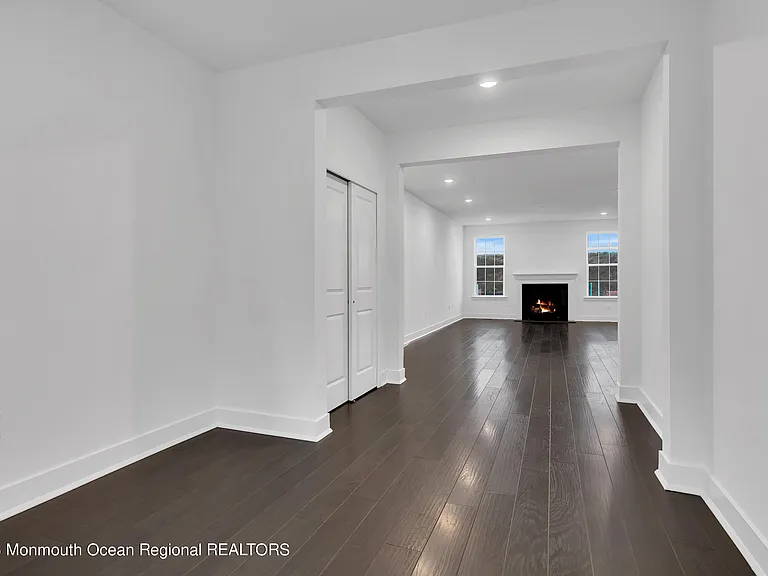 110 Woolley Ct — Photo 5