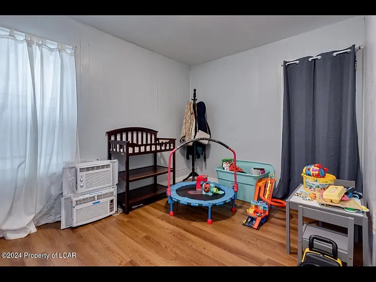 433 Elm Ave — Photo 9