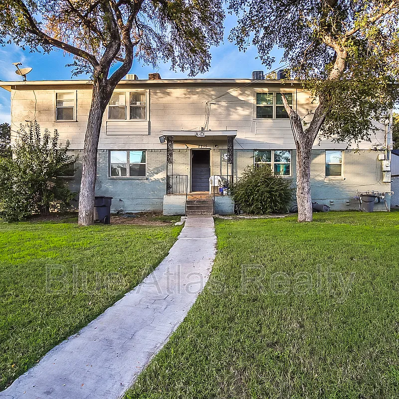 2 bed, 1.0 bath, 840 sqft, $995 — Photo 1