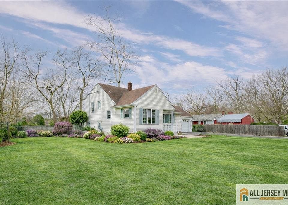 1st image of 499 Old Stage Rd