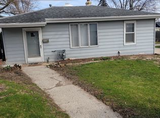 18237 Oakwood Ave, Lansing, IL 60438