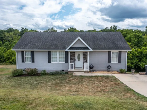 99 Thoroughbred Cir, Lexington, VA 24450