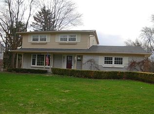 31174 Pickwick Ln, Beverly Hills, MI