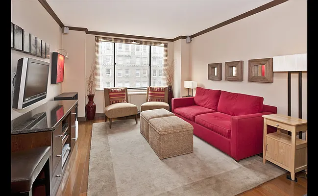 Rented by Douglas Elliman | media 15