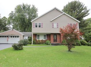 1A Knolls Rd, Niskayuna, NY 12309