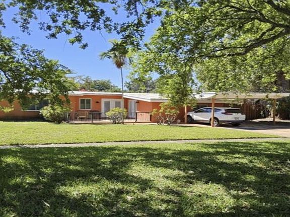 2nd image of 1101 E Country Club Circle