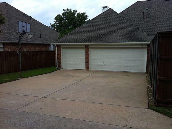 5th image of 311 Pecan Hollow Dr
