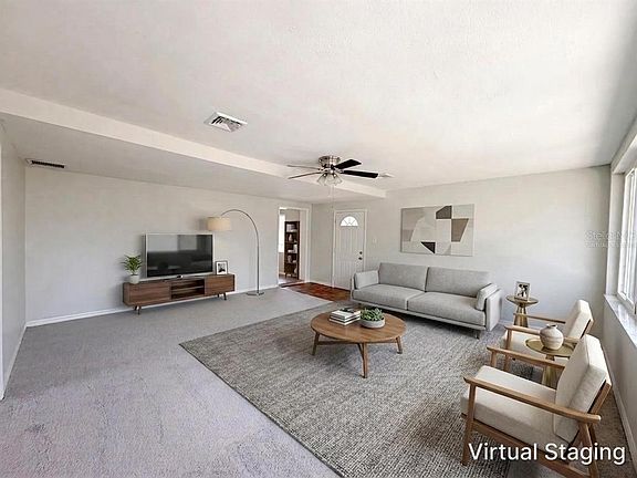 3rd image of 900 Oak Dr