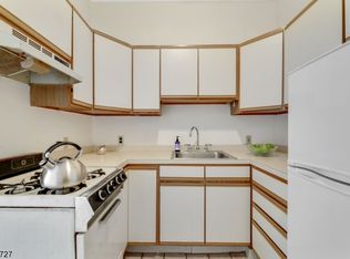 250 Centre St, Nutley, NJ 07110