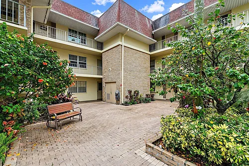 5570 Tamberlane Cir #131 Photo 1