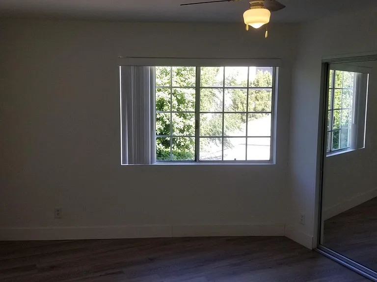 308 N Kenwood St #C — Photo 8