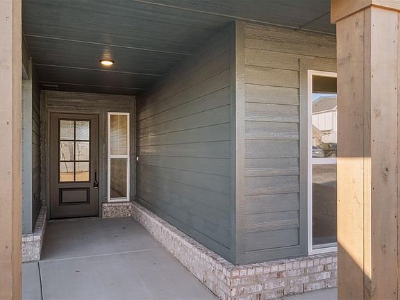 3rd image of 15901 Flint Dr
