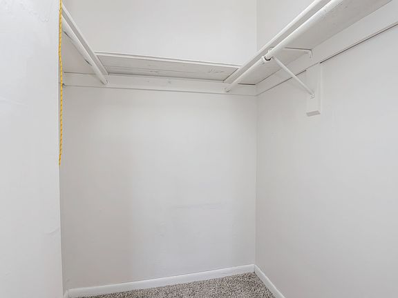 5th image of 5677 Brandon Blvd