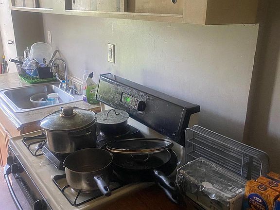 5th image of 5409 Park Heights Ave