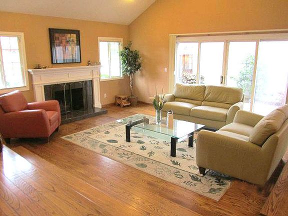 2nd image of 1308 Crossgates Ln