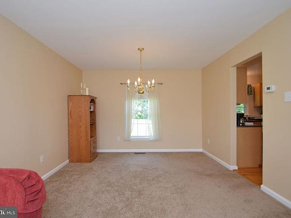 5th image of 107 Deer Valley Dr