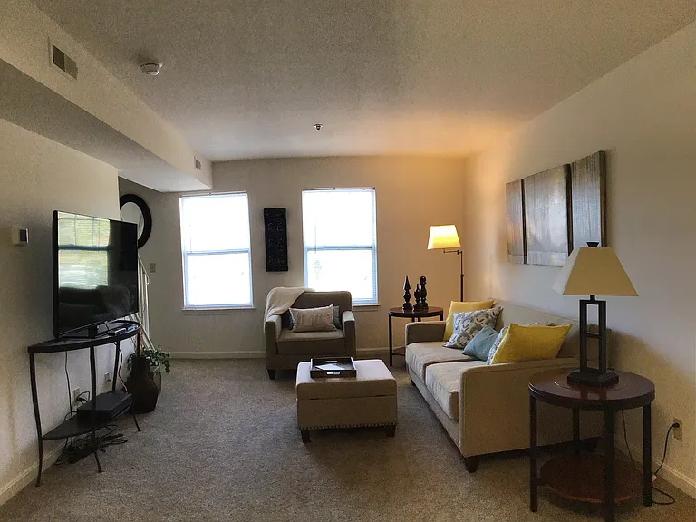 Hickory Hills East — Photo 31