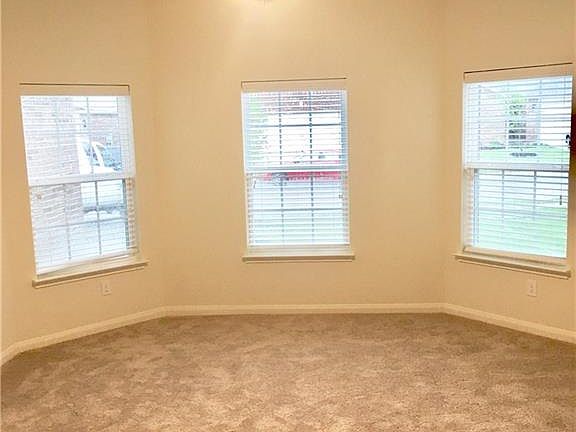 4th image of 1616 White Mountain Way
