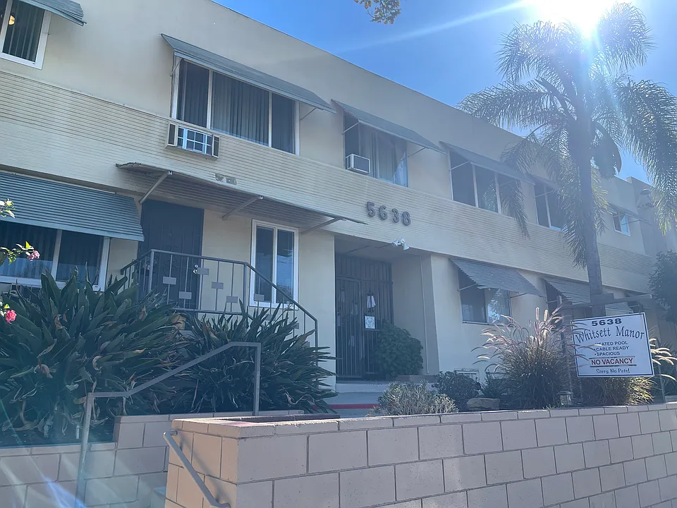 5638 Whitsett Ave #12A
