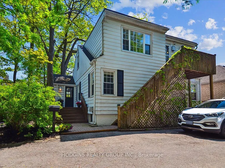 65 Mineola Rd E #LOWER — Photo 11