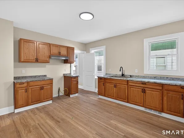 38 Bristol St, West Haven, CT