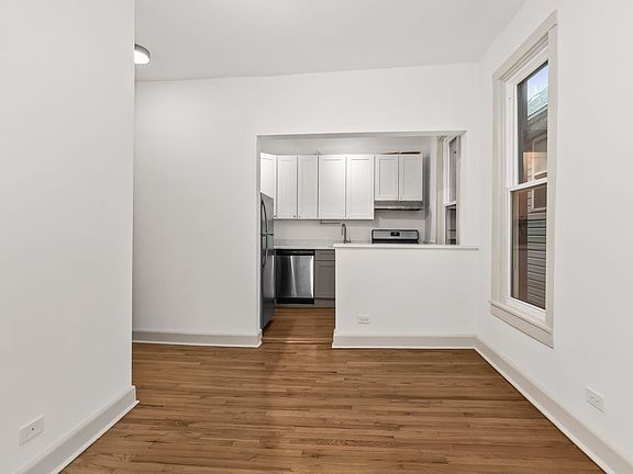 5th image of 2030 N Oakley Ave #2F