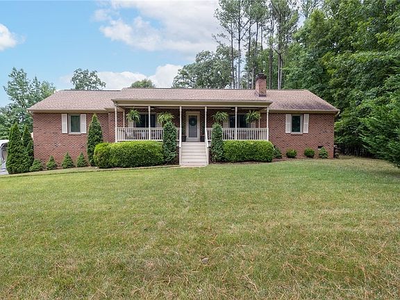 3rd image of 2511 Butterwood Dr