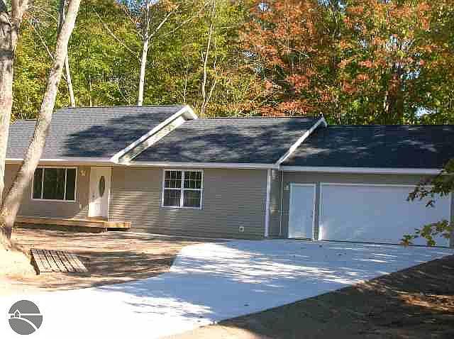 1st image of 3222 Inland Oaks Dr S