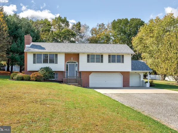 80 Doe Dr, Port Matilda, PA 16870