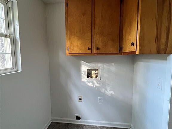 2nd image of 2594 Marks Rd