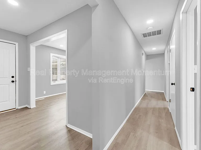 3204 N Wildan Ave — Photo 12